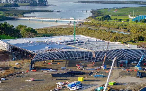 奥克兰机场的新零售综合体在Mānawa Bay