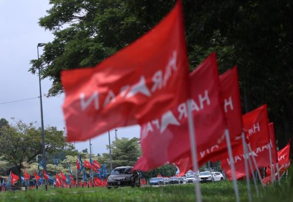 Ahmad Zahid says Nazri is the ‘right man’ for Simpang Jeram residents
