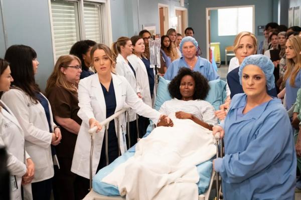Elisabeth Finch (RIGHT) in a scene from "GREY'S ANATOMY."