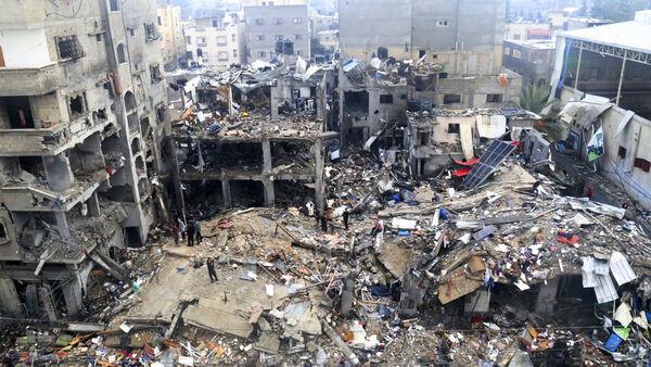 Israel says it has launched an operation inside Gaza hospital