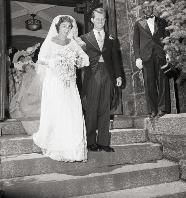 罗伯特·f·肯尼迪与伊瑟尔·斯卡克尔于1950年结婚。