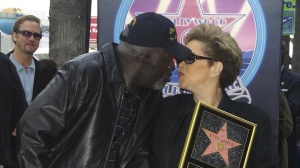Etta James, Artis Mills kissing