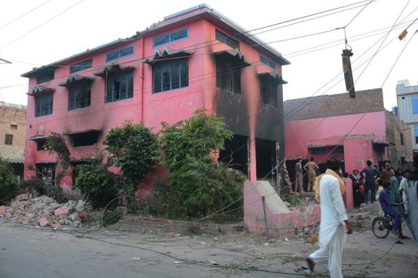 Mosques probed over protest call in Pakistan blasphemy riots
