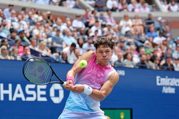 Ben Shelton hits a shot during his third-round match against Frances Tiafoe on Aug. 30.