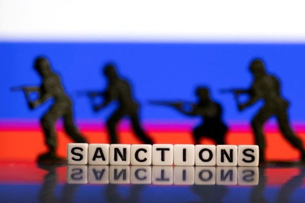 What sanctions? Billions in dollar and euro notes still reaching Russia as controls foiled