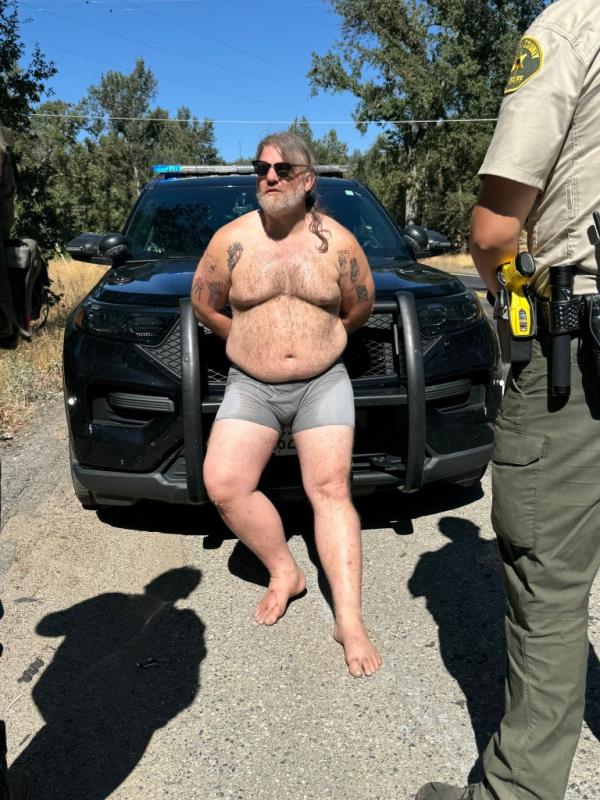 Mehlhaff, 40, entered the dining establishment and confronted a pregnant waitress, telling her that the "spirits led me to you." 