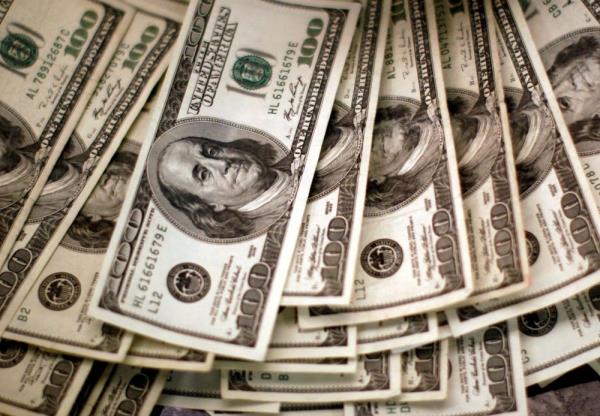 Dollar drops as traders bet on weak US inflation data