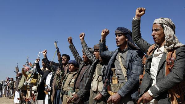 US fighter shoots down missile fired at warship in Red Sea