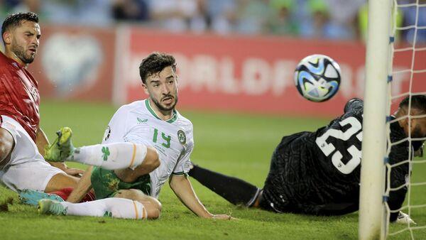 Mikey Johnston and Callum Robinson insist Ireland players still behind Stephen Kenny