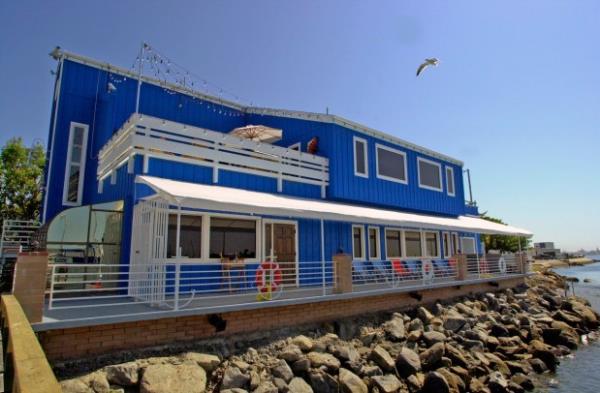 The exterior of "The Real World: San Diego" house, as pictured around the time the reality TV series was filmed in 2003. (Crissy Pascual / The San Diego Union Tribune)