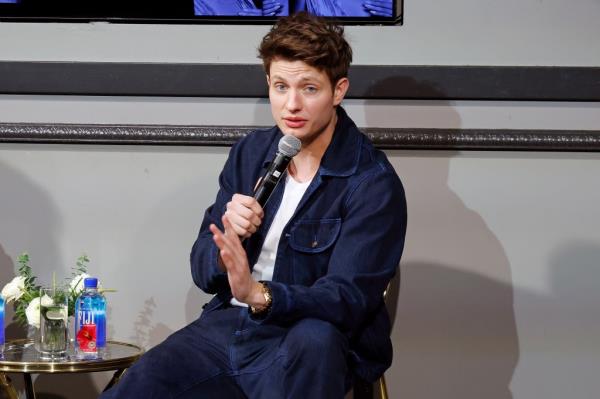 Matt Rife talking. 