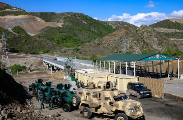 Thousands in breakaway Karabakh demand opening of road to Armenia
