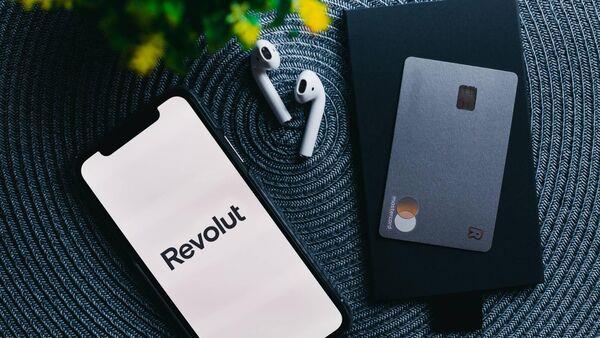 Revolut posts €1bn revenue as customer deposits surge
