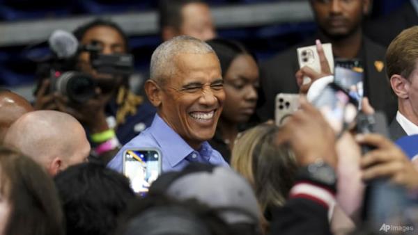 Obama blasts 'crazy' Trump in first rally for Harris