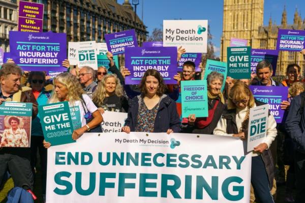 People rally in aupport fo right to die bill