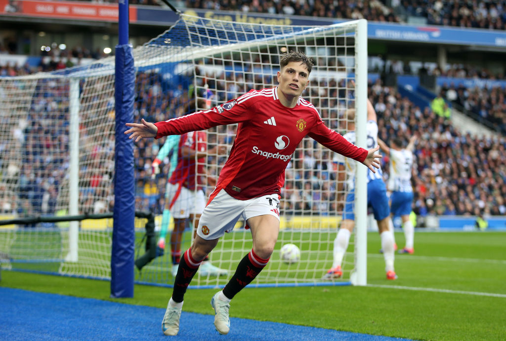 Alejandro Garnacho playing for Manchester United