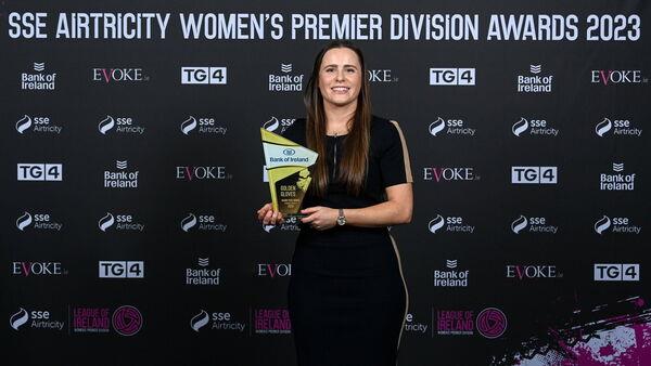GOLDEN GLOVES AWARD: Niamh Reid-Burke of Peamount United with the Bank of Ireland Golden Gloves. Pic:  Stephen McCarthy/Sportsfile