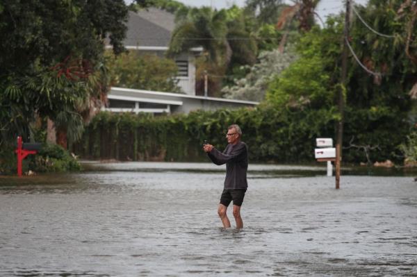 US airlines cancel over 850 flights as Hurricane Idalia makes Florida landfall