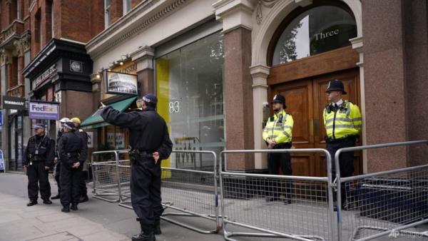 UK govt welcomes 'de-escalation' of riots, remains on 'high alert'