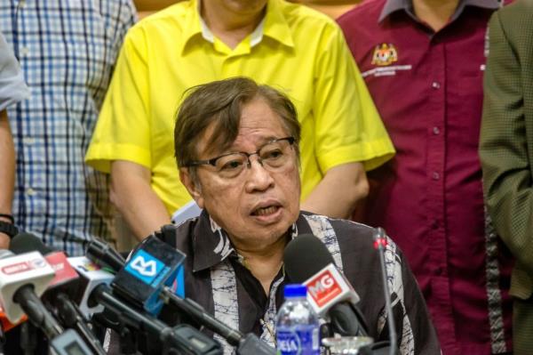Sarawak needs to strengthen cement supply chain to meet shortfall, says Abang Johari