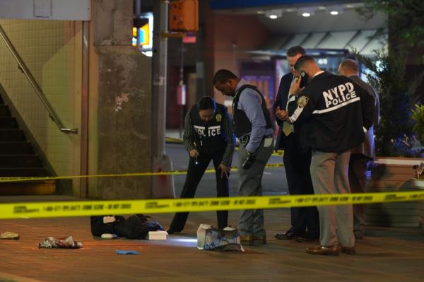 A photo graphic that shows stabbings and slashing are up 6% and stabbing murders are up 11%.