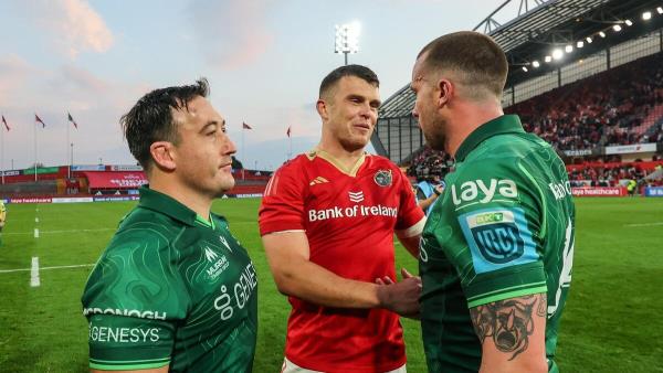 FAMILIAR FACES: Munster’s Tom Farrell with former teammates Denis Buckley and Mack Hansen of Connacht after the season-opener. Pic: INPHO/James Crombie FAMILIAR FACES: Munster’s Tom Farrell with former teammates Denis Buckley and Mack Hansen of Connacht after the season-opener. Pic: INPHO/James Crombie