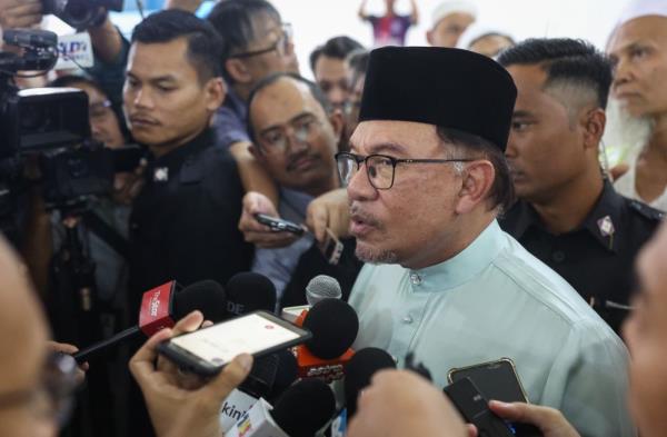 Anwar: Understandable for public to demand answers over Zahid’s case