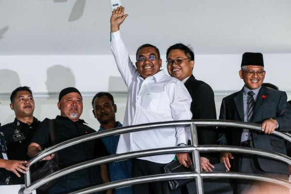 Berjaya Land rejects Sanusi’s remarks as defamatory, lodging police report and pursuing legal measures