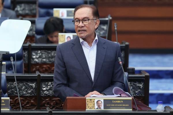 PM Anwar: Long-approved govt projects not started after some time will be cancelled 