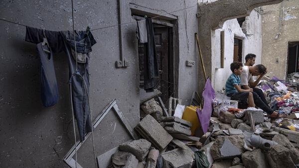 Gaza receives aid shipment as deaths top 8,000 and Israel widens offensive