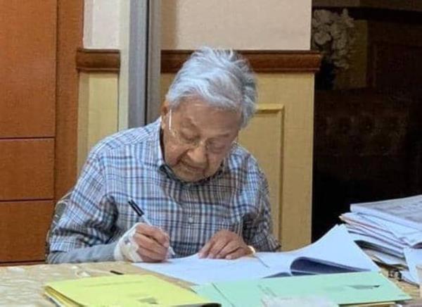Source: Dr Mahathir discharged from IJN after checks