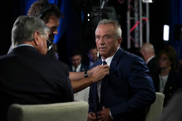 The two had a "sexting" relationship while Nuzzi was engaged and RFK Jr. was married.