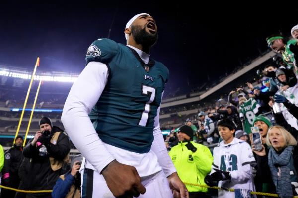 A photo of a fired-up Haason Reddick during his time with the Philadelphia Eagles.
