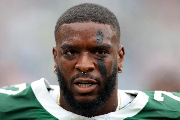 A close-up photo of Reddick during his Eagle days.