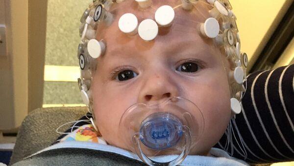 Speaking to babies in sing-song speech ‘helps them learn language’