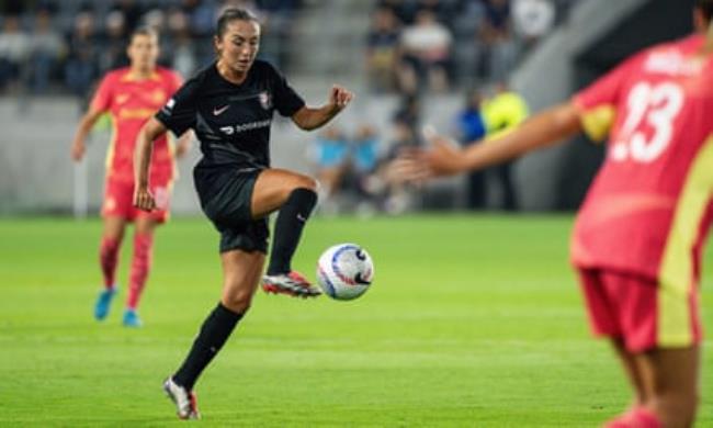 Angel City FC midfielder Katie Zelem gains possession during a NWSL match against the Portland Thorns