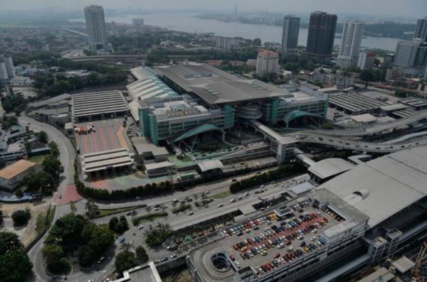 补选：柔佛警方在检查站增派警员，以确保新加坡选民顺利返回投票