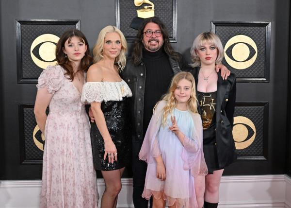 Dave Grohl, Jordyn Blum and their kids at the 65th Grammy Awards on Feb. 5, 2023
