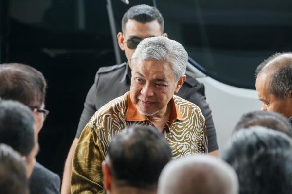Zahid's lawyers ask AG to decide quickly on review bid on all 47 charges in Yayasan Akalbudi trial