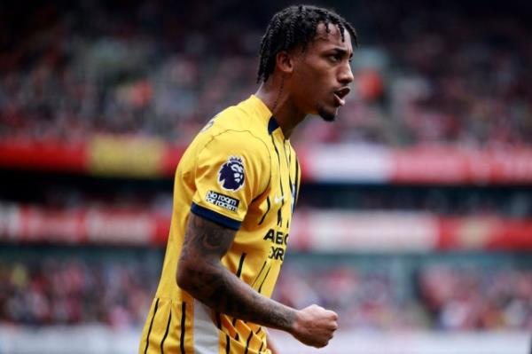 Brighton's Brazilian striker #09 Joao Pedro celebrates after scoring his team's equaliser during the English Premier League football match between Arsenal and Brighton