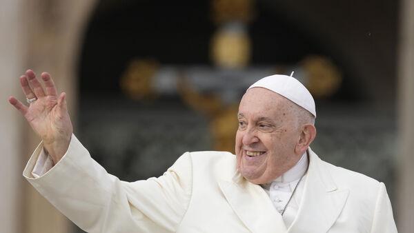 Pope meets relatives of Israeli hostages and Palestinian prisoners