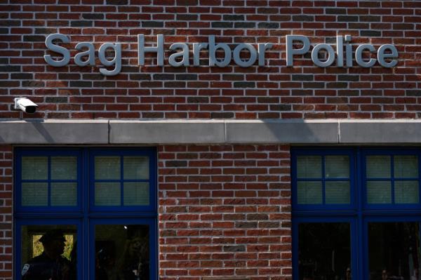 A picture of the Sag Harbor Police Station.
