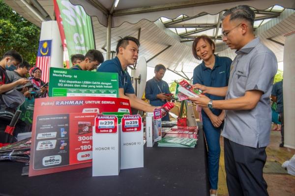 Communications minister launches 5G Rahmah Package, Civil Servant Rahmah Postpaid Package