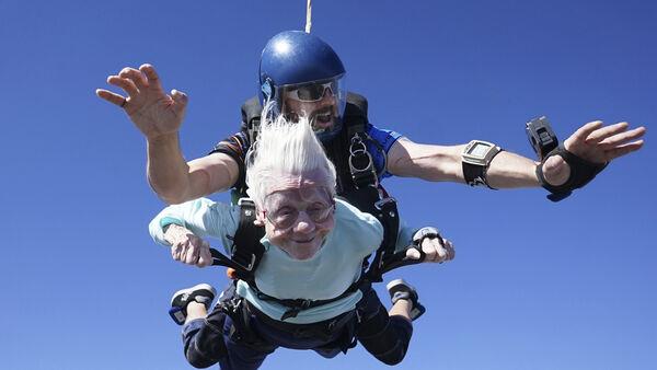 104-year-old Chicago woman dies days after skydive record attempt
