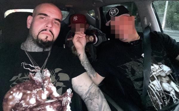Castiglia in a car