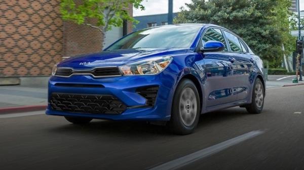 2023 Kia Rio driving