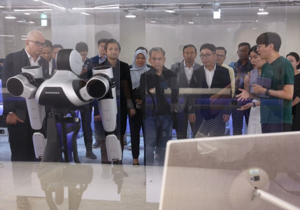 Fahmi urges MDEC to moot collaboration with Korean tech giant Naver Corp