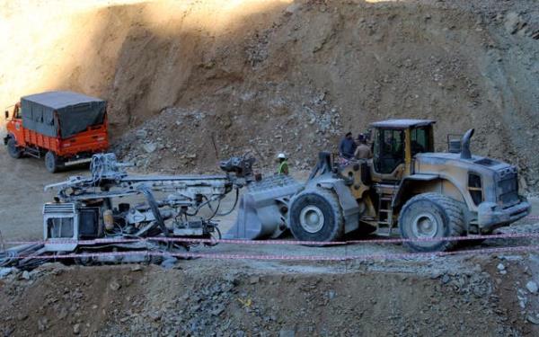 India Tunnel Collapse