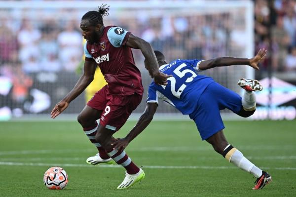Pochettino rocked as 10-man West Ham sink Chelsea