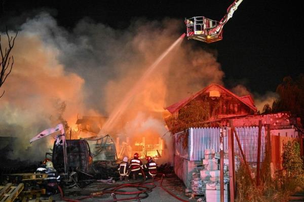 罗马尼亚加油站爆炸致1死46伤